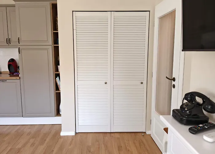 Audrey By Sofiaspot - Central, Metro To Airport