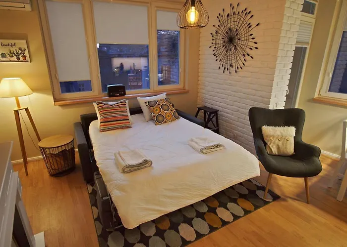 Audrey By Sofiaspot - Central, Metro To Airport * Sofya