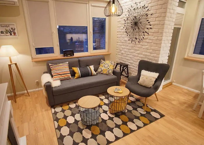 Audrey By Sofiaspot - Central, Metro To Airport