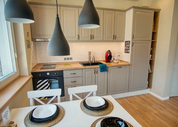 Audrey By Sofiaspot - Central, Metro To Airport Daire *