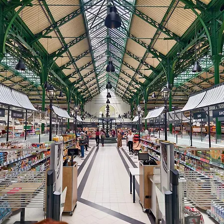 Audrey By Sofiaspot - Central, Metro To Airport