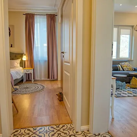 Audrey By Sofiaspot - Central, Metro To Airport アパート *