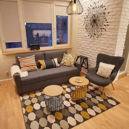 Audrey By Sofiaspot - Central, Metro To Airport