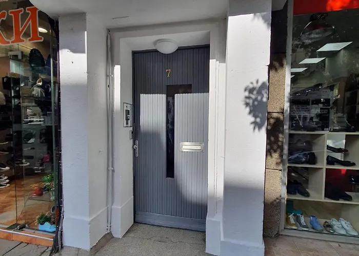 Audrey By Sofiaspot - Central, Metro To Airport Apartment