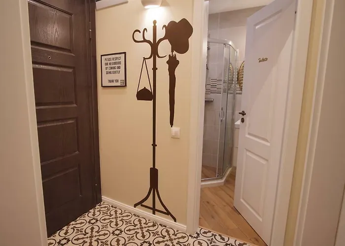 Audrey By Sofiaspot - Central, Metro To Airport *